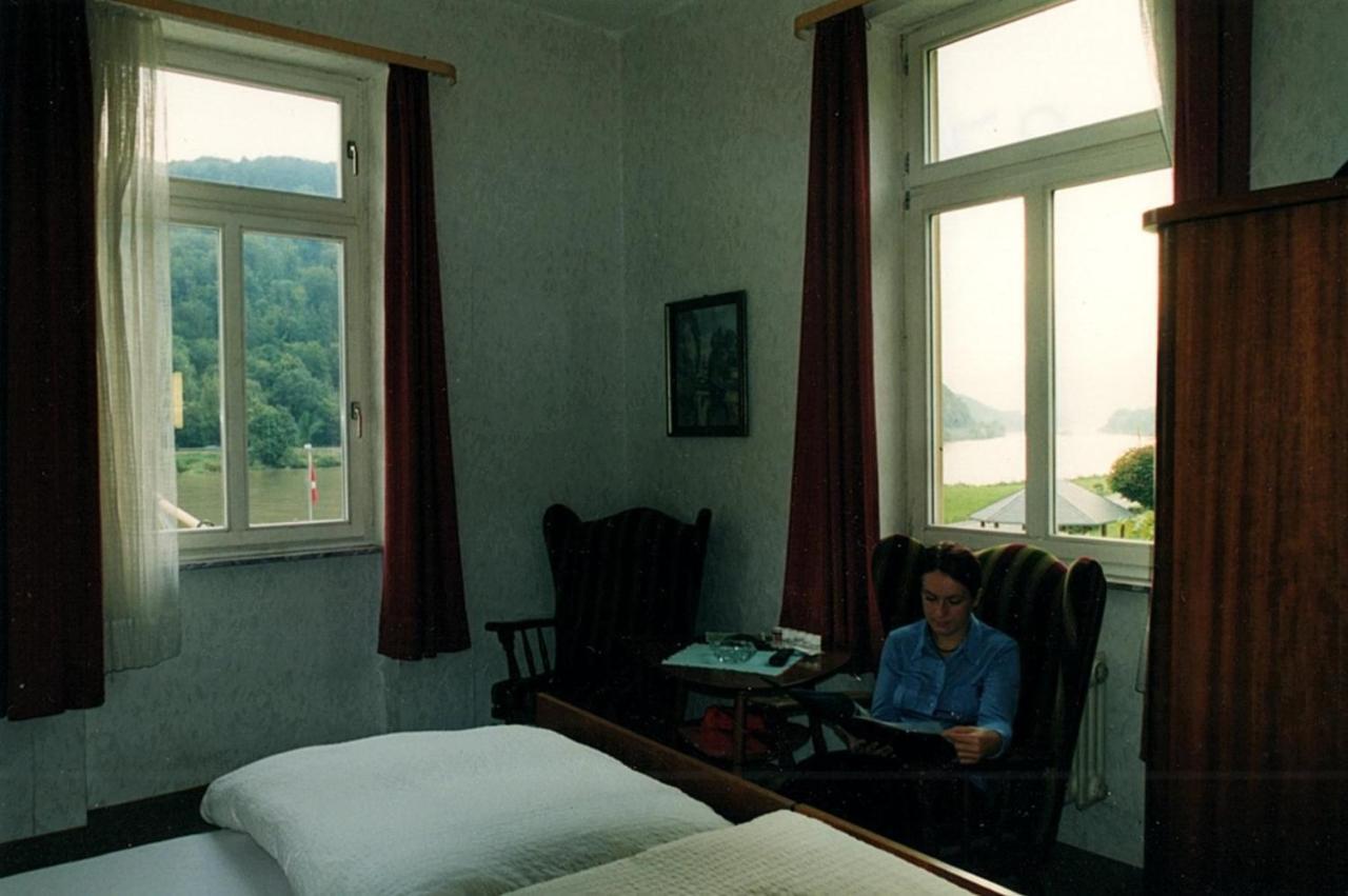 Gasthaus Zur Traube Hatzenport エクステリア 写真